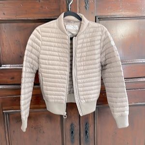 Michael Kors Women’s puffer jacket champagne/ beige color size XS